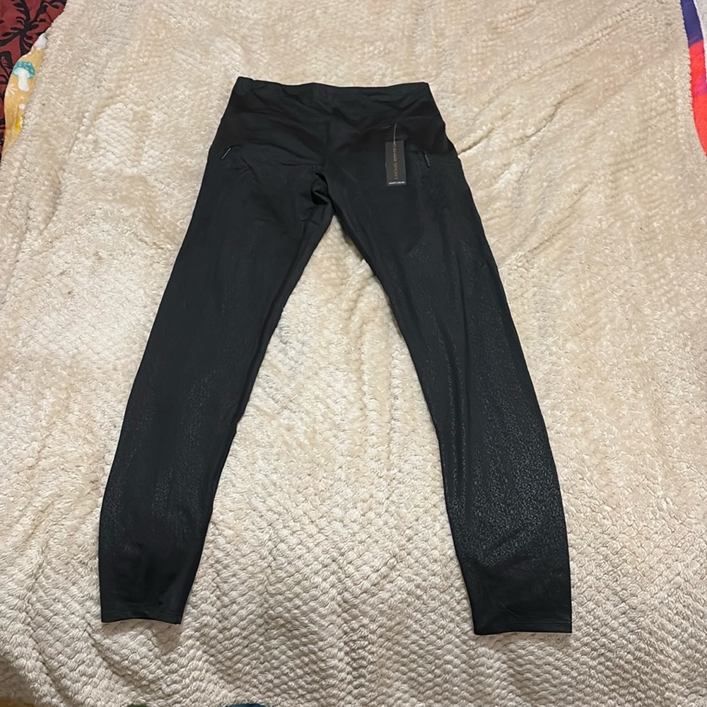 Leggings with zipper side pockets